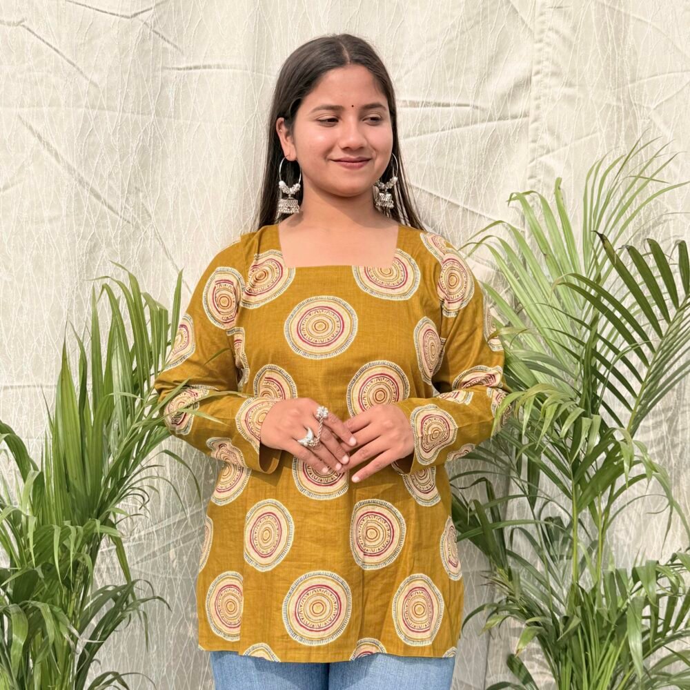 Swarn Dhrohar - Square Neck Straight Sleeve Kurti